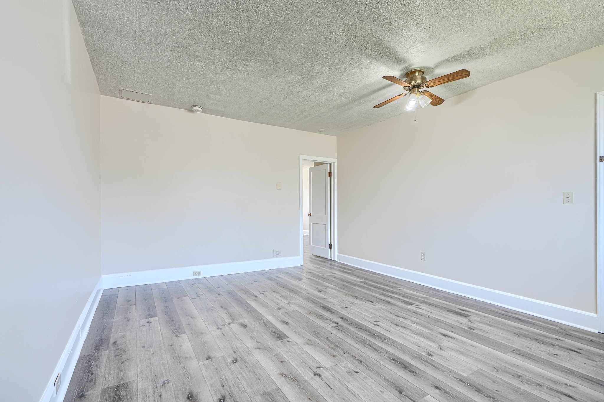 Building Photo - 4041 Wilkens Ave