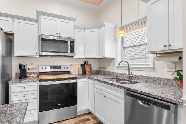 Building Photo - 468 Timberwood Dr