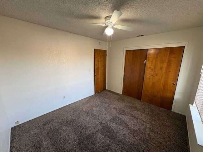 Building Photo - 636 Ramblewood Ct