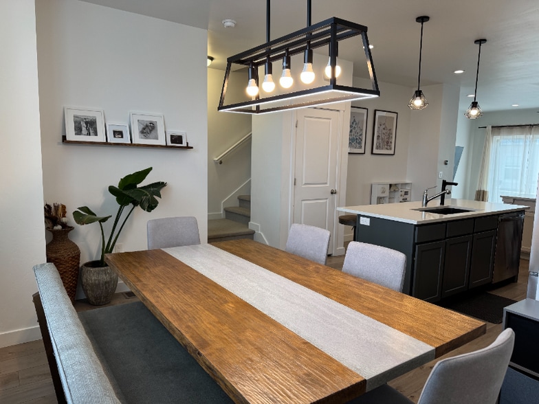 Building Photo - 811 E 975 N