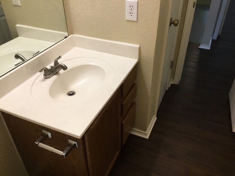 Building Photo - 150 Myrtle St