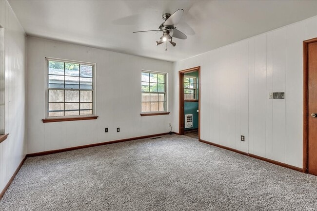 Building Photo - 2037 NW 47th St