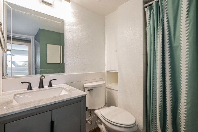 Building Photo - 6385 S Pontiac Ct