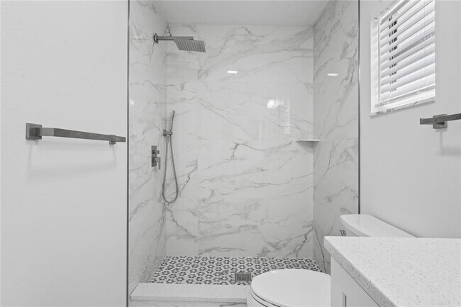 Building Photo - 8312 Roxboro Dr