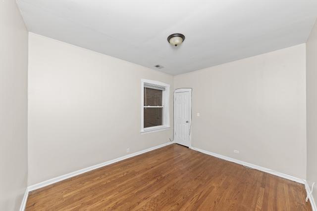 Building Photo - 2 bedroom in Chicago IL 60625