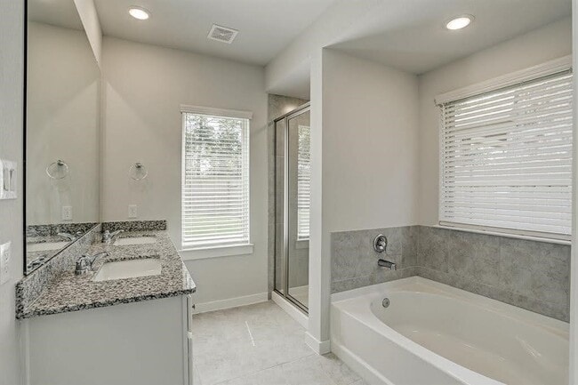 Building Photo - 16314 Apache Wds Wy