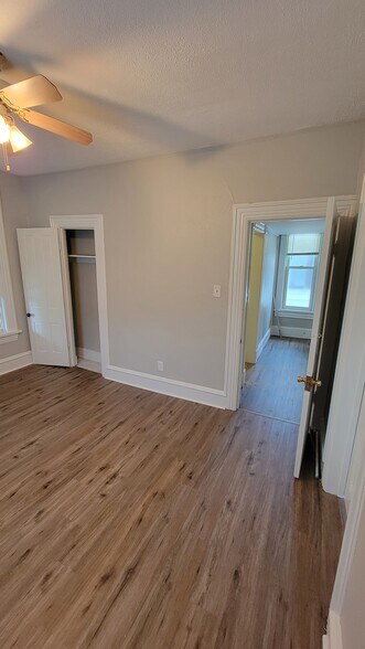 Building Photo - 623 5th Ave