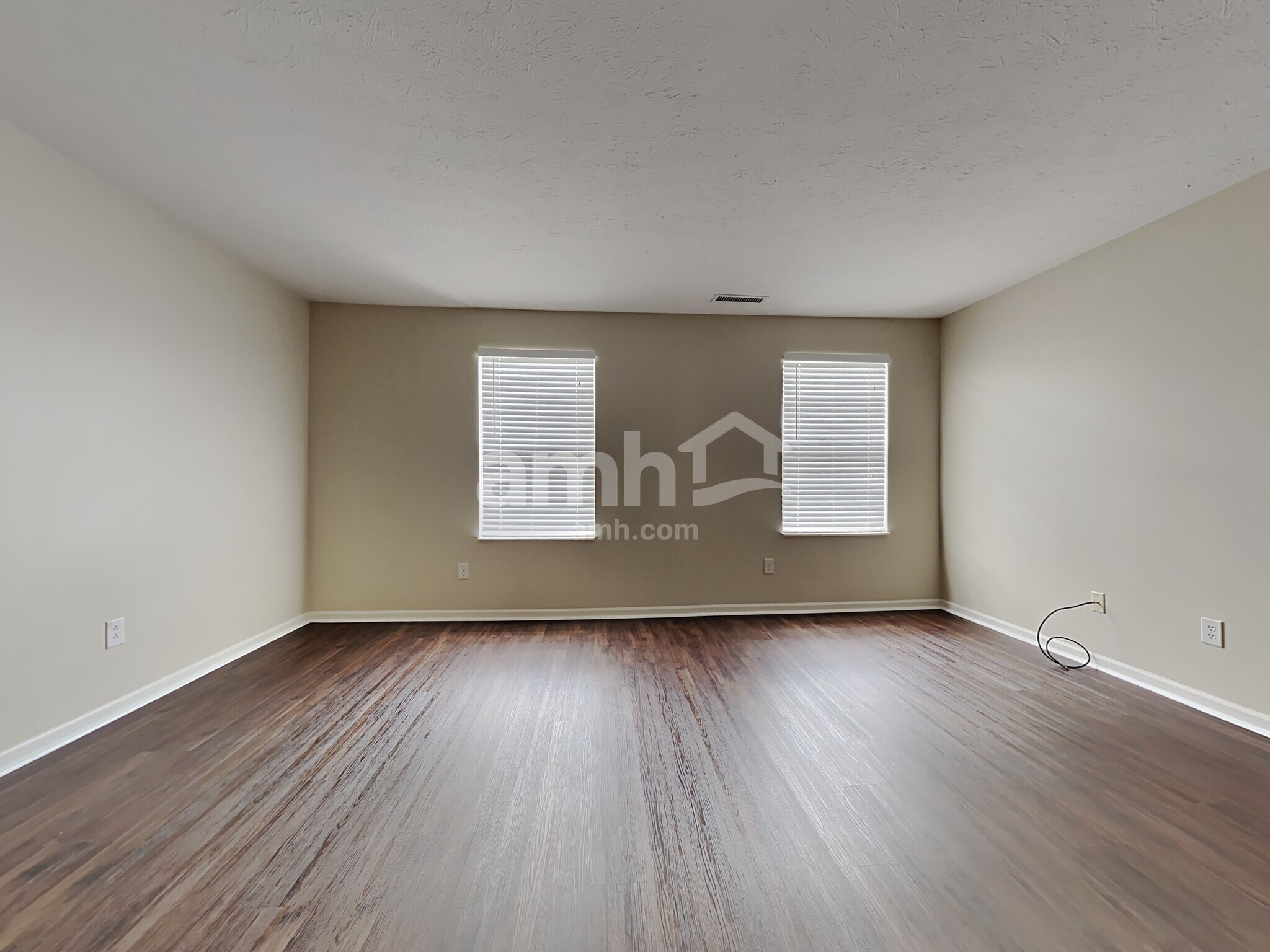 Building Photo - 2219 S Briarwood Dr