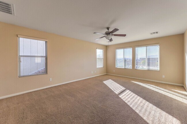 Building Photo - Beautiful 4 Bedroom, 2 Story Home in Henderson