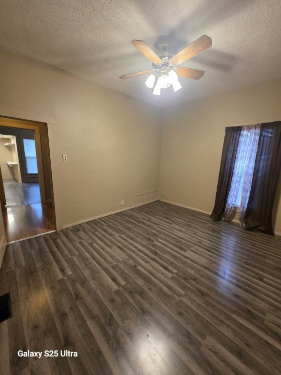 Building Photo - 208 E Main St