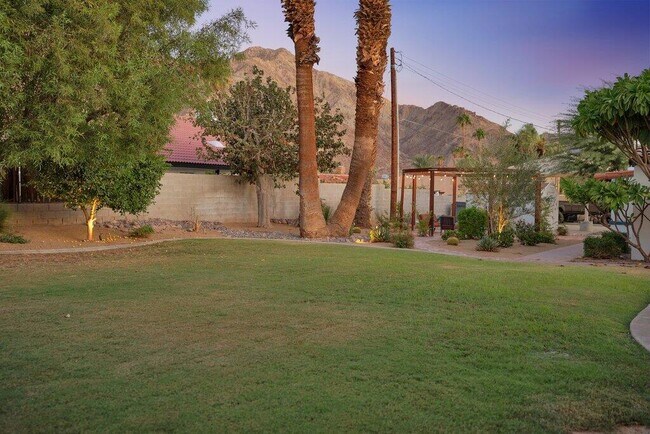 Building Photo - 52123 Avenida Diaz