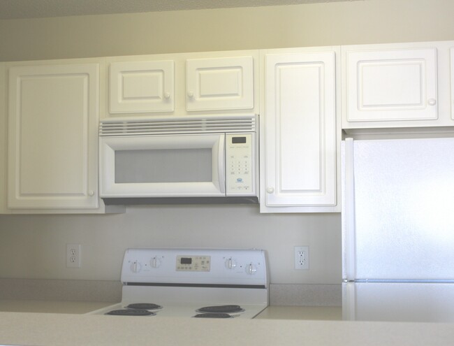 Kitchen - 6118 Hedgecock Cir