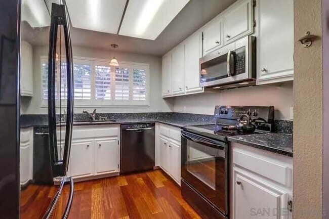 Building Photo - 4215 Asher St