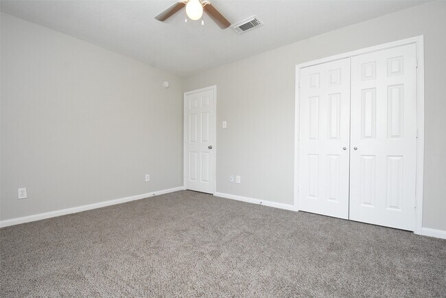Building Photo - 21603 Falvel Lake Dr