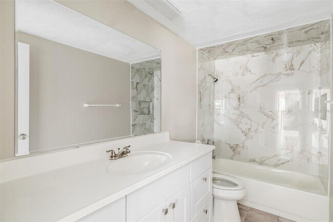 Building Photo - 6051 Carlton Ave