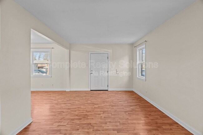 Building Photo - 1258 Grant Dr