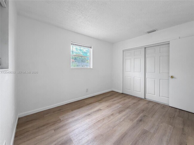 Building Photo - 1725 NW 54th Terrace