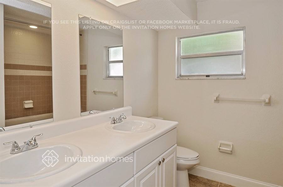 Building Photo - 7713 Deer Foot Dr