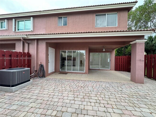 Building Photo - 7001 SW 164th Ct