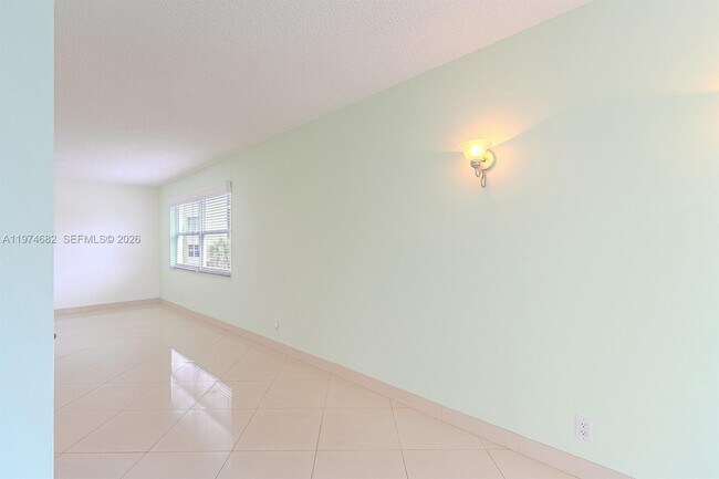 Building Photo - 121 Golden Isles Dr