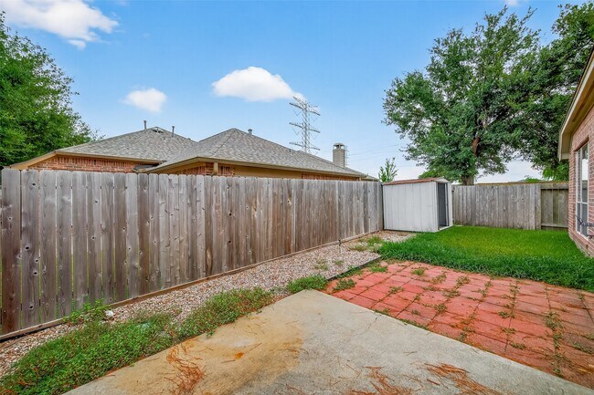 Building Photo - 17603 Burkhart Ridge Dr