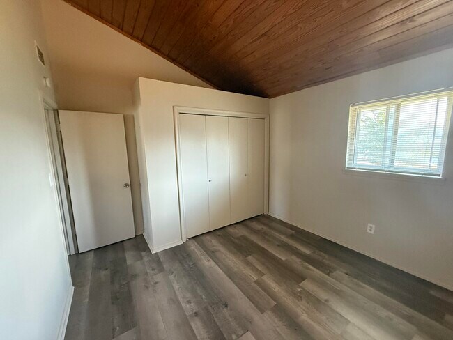 Building Photo - 7401 N Moberly Dr
