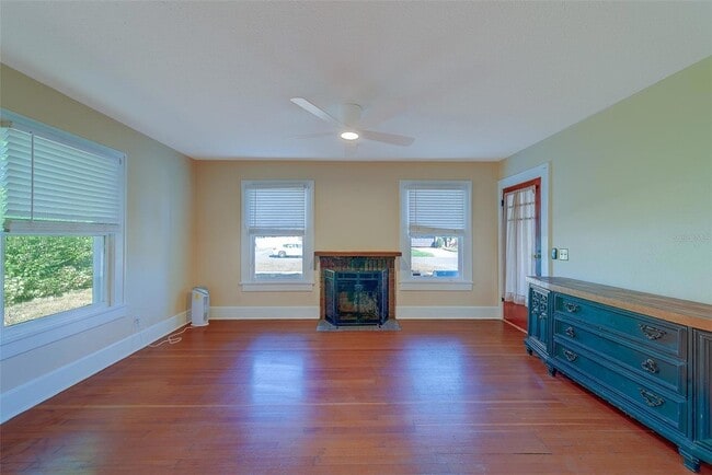 Building Photo - 4642 7th Ave N