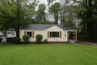 Building Photo - 1123 Graymont Dr SW