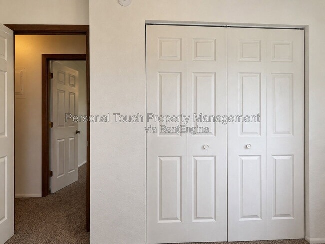 Building Photo - 420 5th Ave E