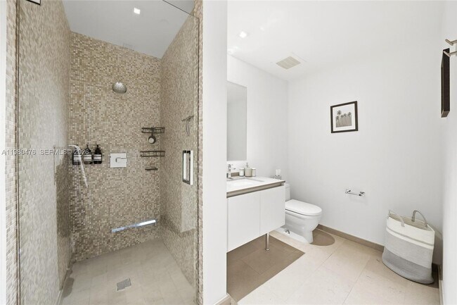 Building Photo - 88 SW 7th St