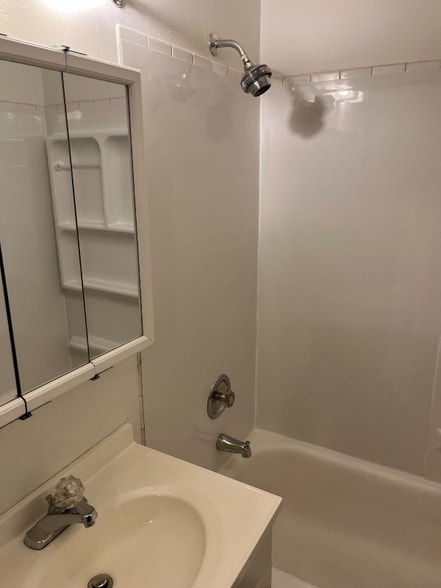 Building Photo - 1865 Badger St