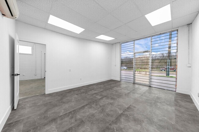 Building Photo - 3138 Reed Rd