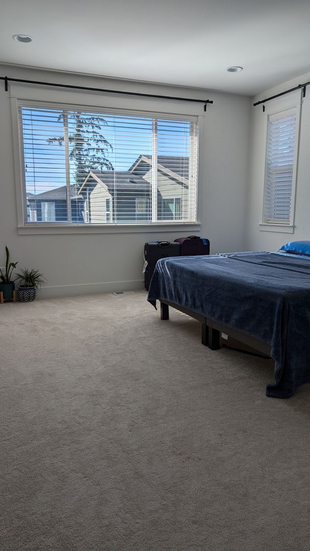Building Photo - Beautiful 4 Bedroom Bothell Home