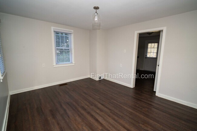 Building Photo - 805 Hamilton St