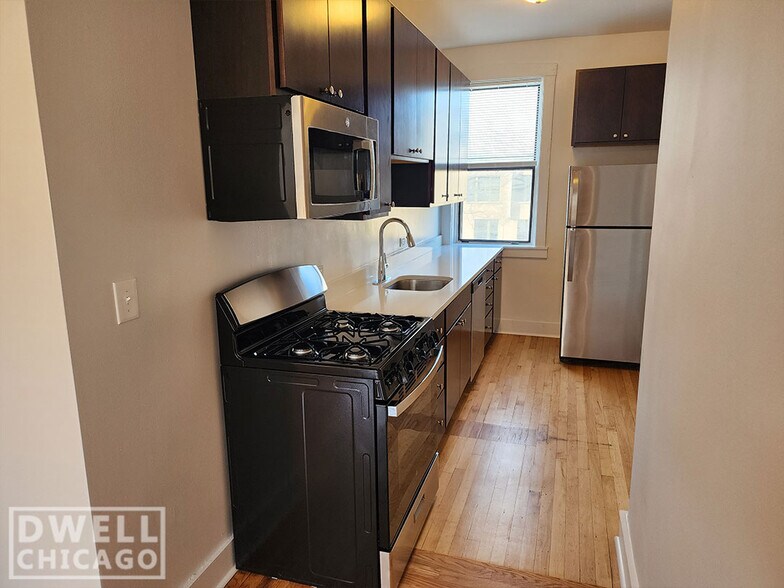 Building Photo - 1540 N Kedzie Ave