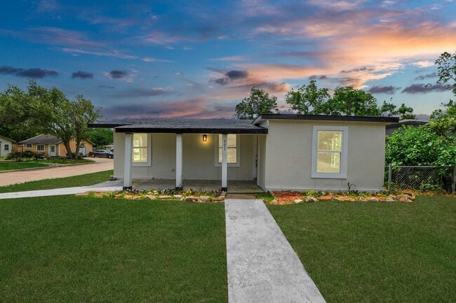 Primary Photo - 501 Schilling Ave