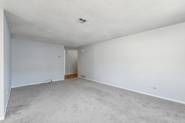 Building Photo - 1508 W Elm Pl