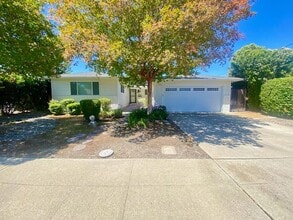 Building Photo - Updated property with luxury Appliances in a prime location in Livermore