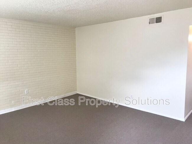 Building Photo - 1731 NW 32nd St