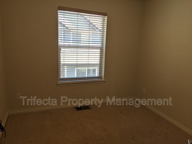 Building Photo - 5551 W 29th St