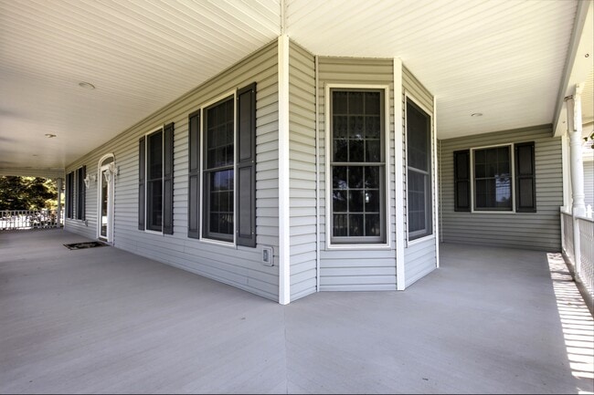 Building Photo - 2029 Mt Pleasant Rd