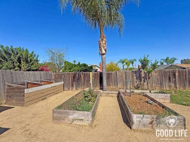 Building Photo - Renovated 4BR Home with Large Yard on Peaceful Cul-de-Sac