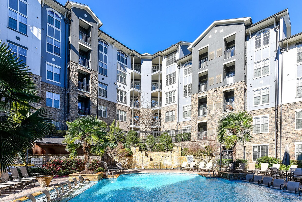 North Druid Hills Storage Dandk Organizer