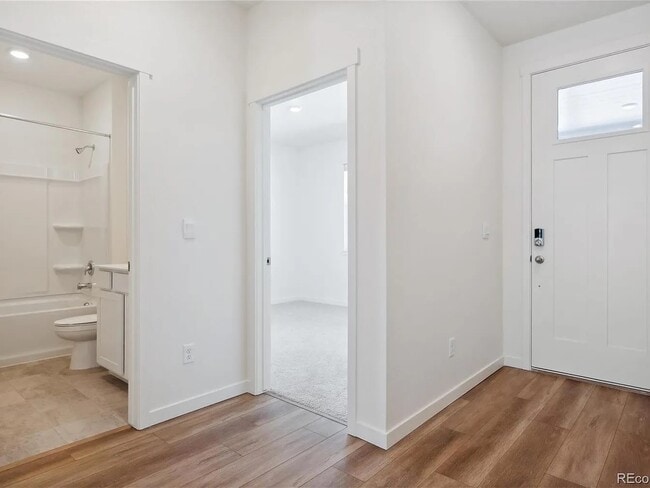 Building Photo - 43137 Capilano Clb Ct