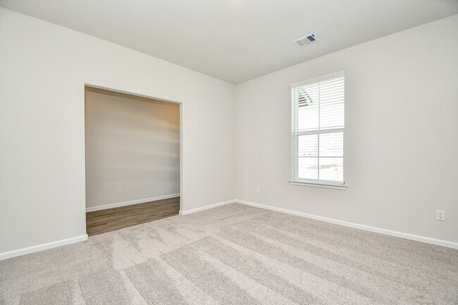 Building Photo - 23303 Happy Mdw Ln