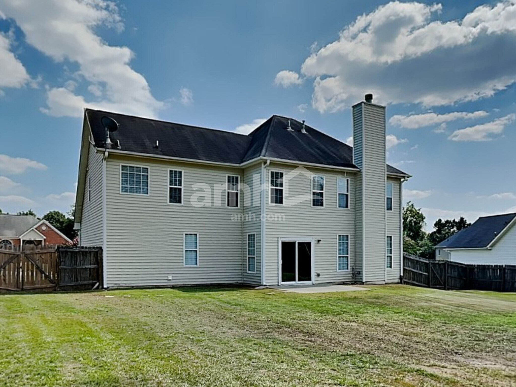 Building Photo - 812 Andora Way SW