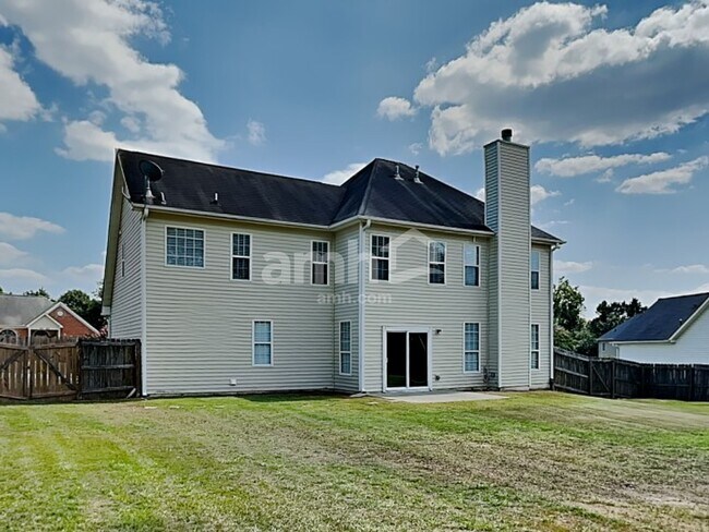 Building Photo - 812 Andora Way SW