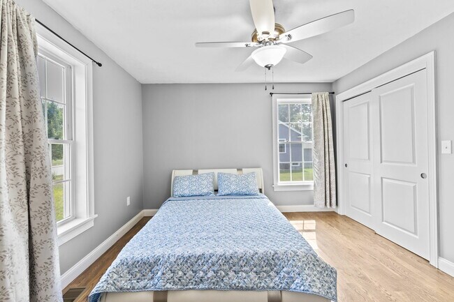 Building Photo - 21 Pasture Brook Rd