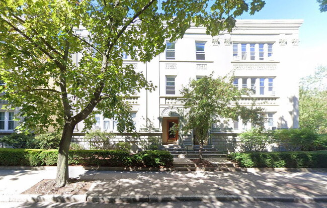 Building Photo - 328 St Paul St