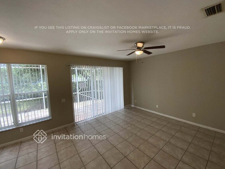 Building Photo - 5115 Crescent Moon Dr